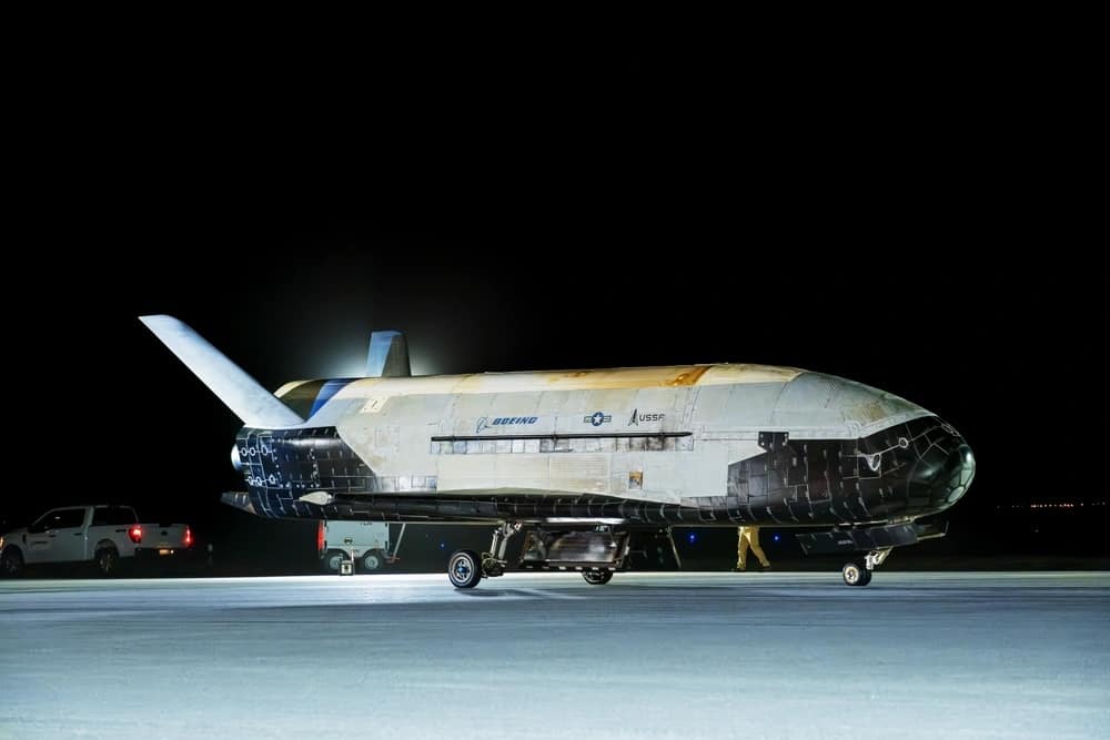 X-37B spaceplane lands after 434 days