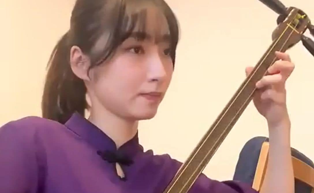 Welcome to the Jungle played by Sayo Komada