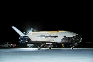 X-37B spaceplane lands after 434 days