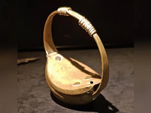 Roman bronze purse