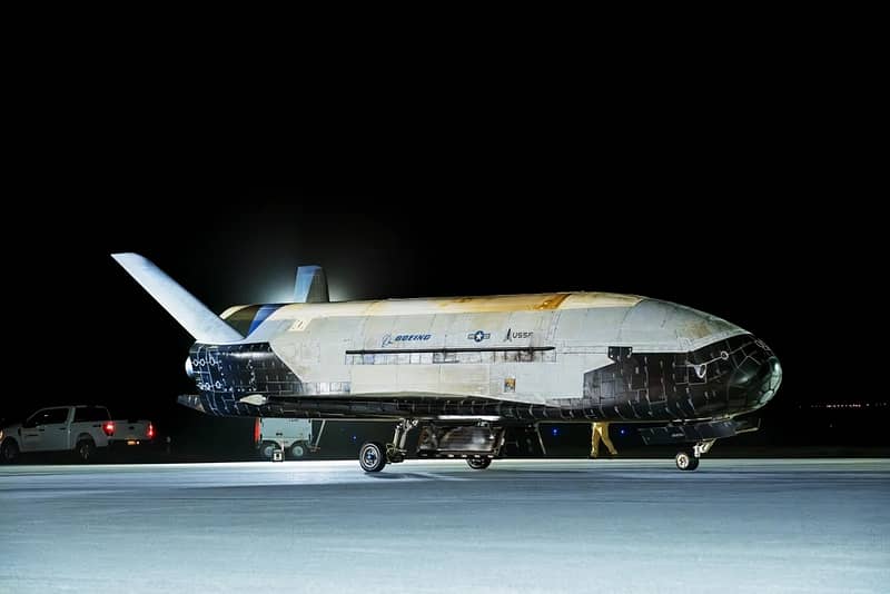 X-37B spaceplane lands after 434 days