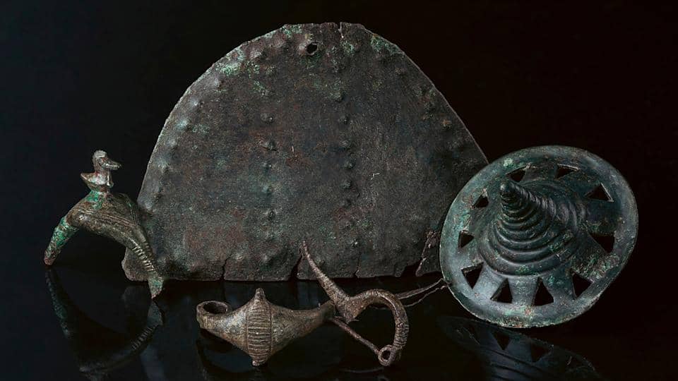 Archaeologists discover hundreds of metal objects